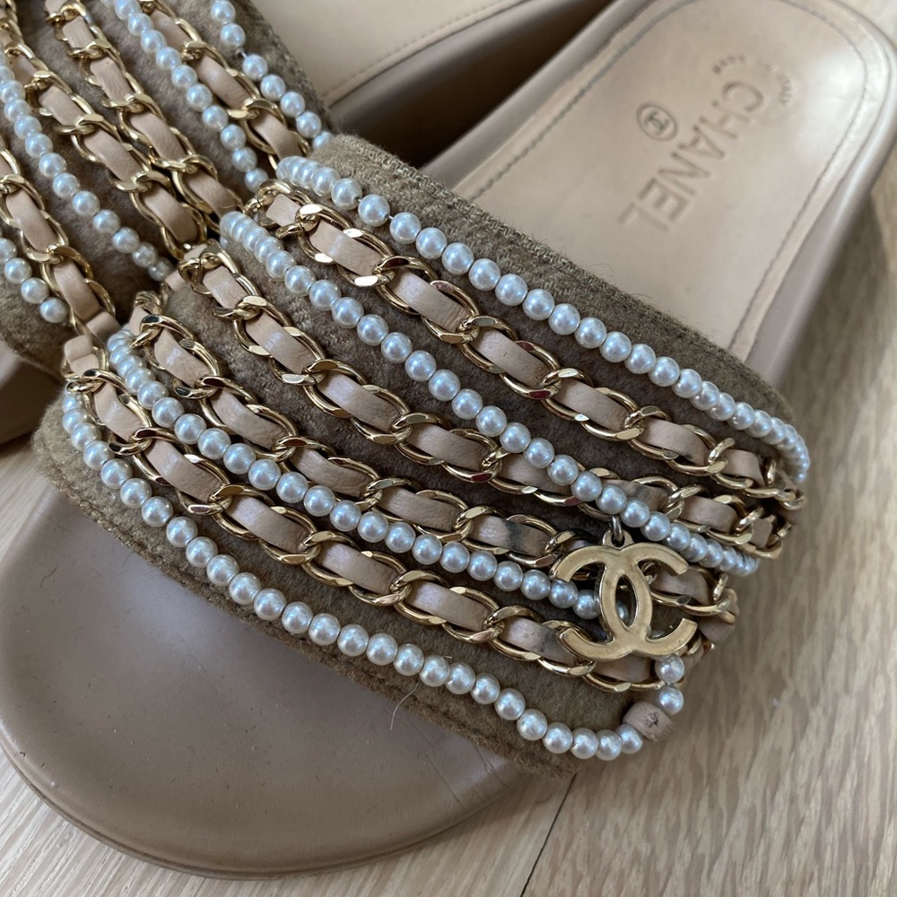 CHANEL Beige and Gold Sandals